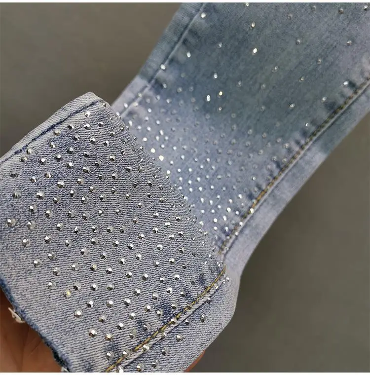 Jeans para Dama con Diamantes: 5 Razones de este Estilo Exclusivo - Imagen 12