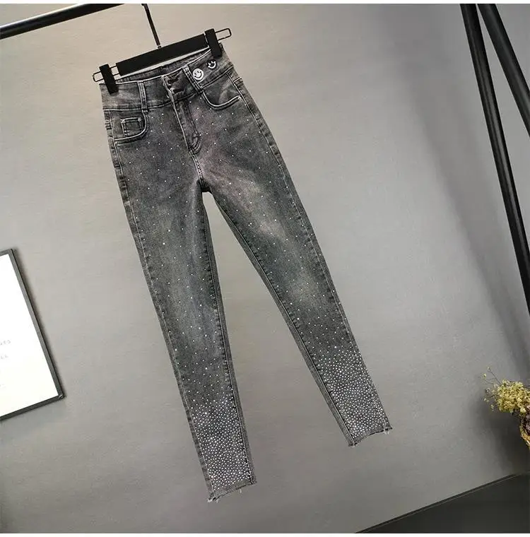 Jeans para Dama con Diamantes: 5 Razones de este Estilo Exclusivo - Imagen 17