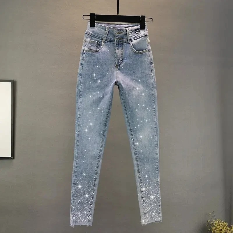 Jeans para Dama con Diamantes: 5 Razones de este Estilo Exclusivo