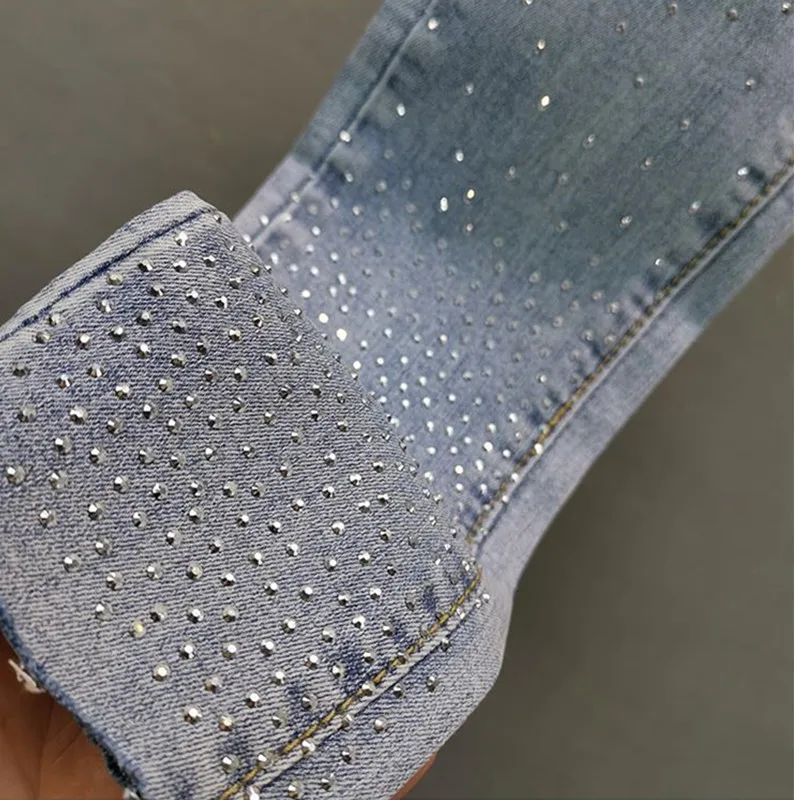 Jeans para Dama con Diamantes: 5 Razones de este Estilo Exclusivo - Imagen 6