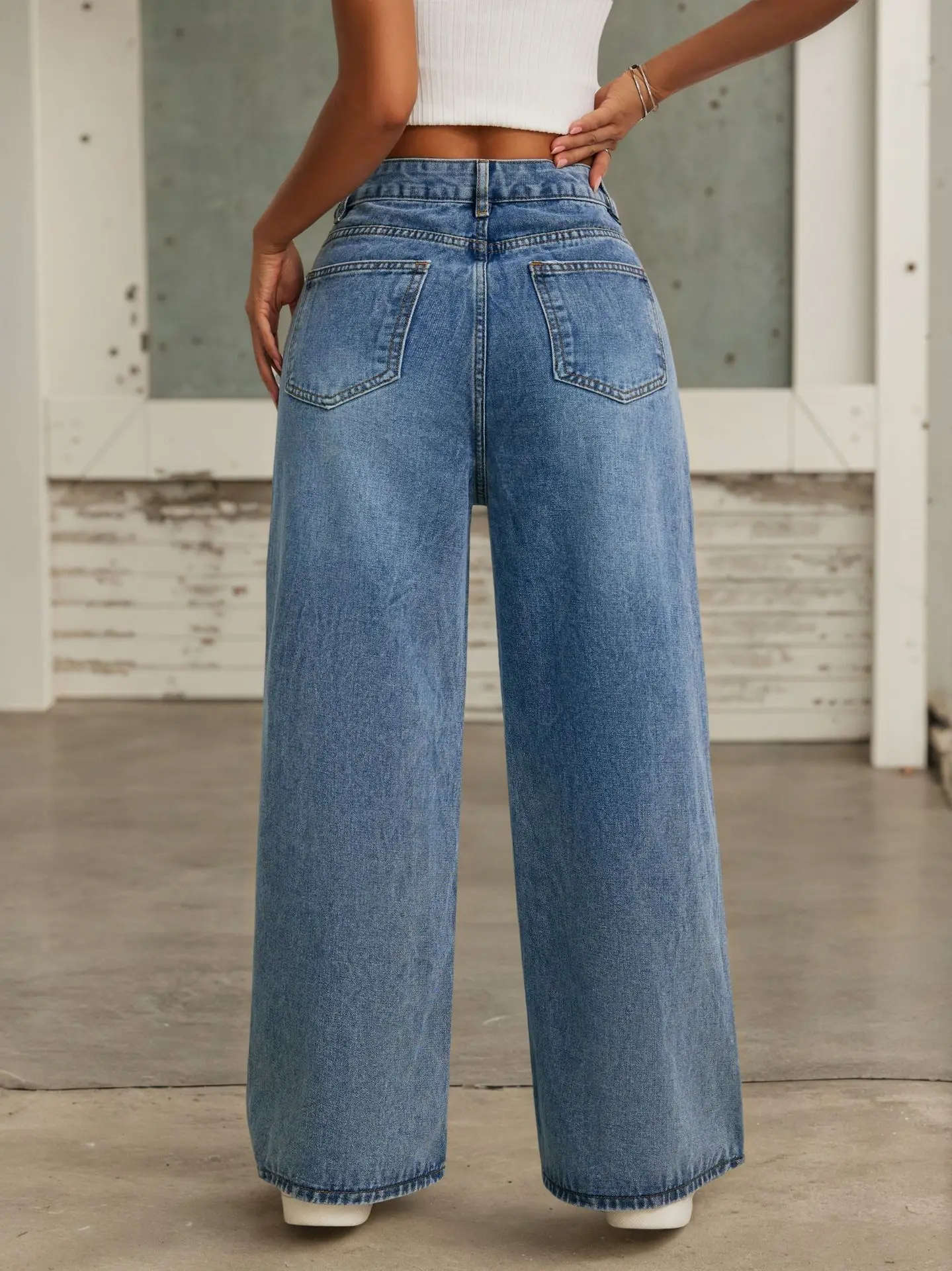 Jeans Wide Leg con Diamantes: 3 Secretos de este Estilo Legendario para Damas - Imagen 10